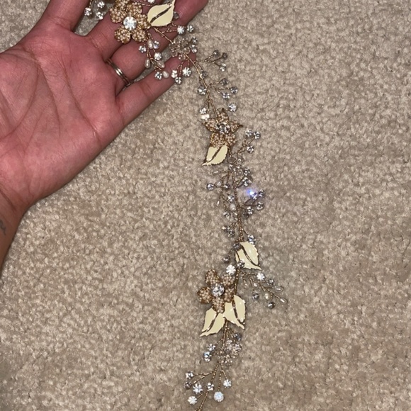 Bridal hair vine main image 6